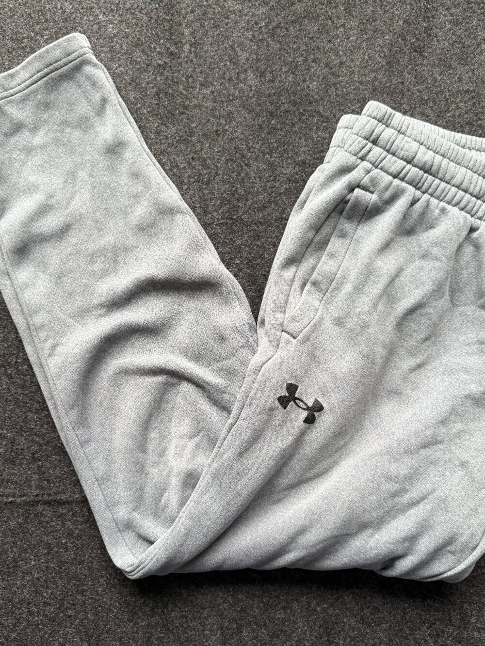 Under Armour Men’s Medium Gray Loose Fit Sweatpants Tapered